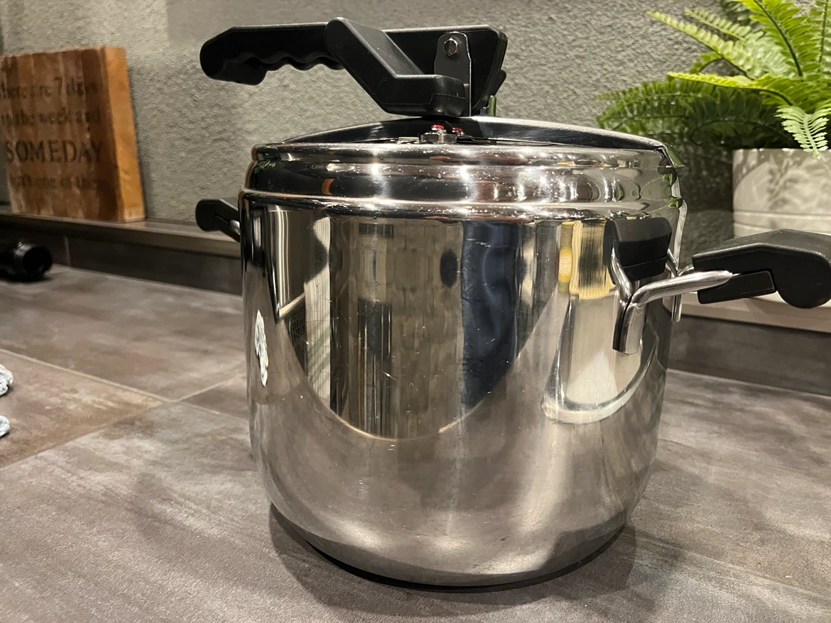 Lagostina Stainless Steel Pressure Cooker - photo 2