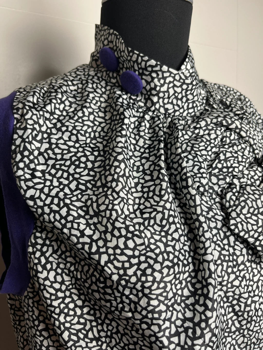 SUPAYANA Sleeveless Black and White Pattern Top - photo 4