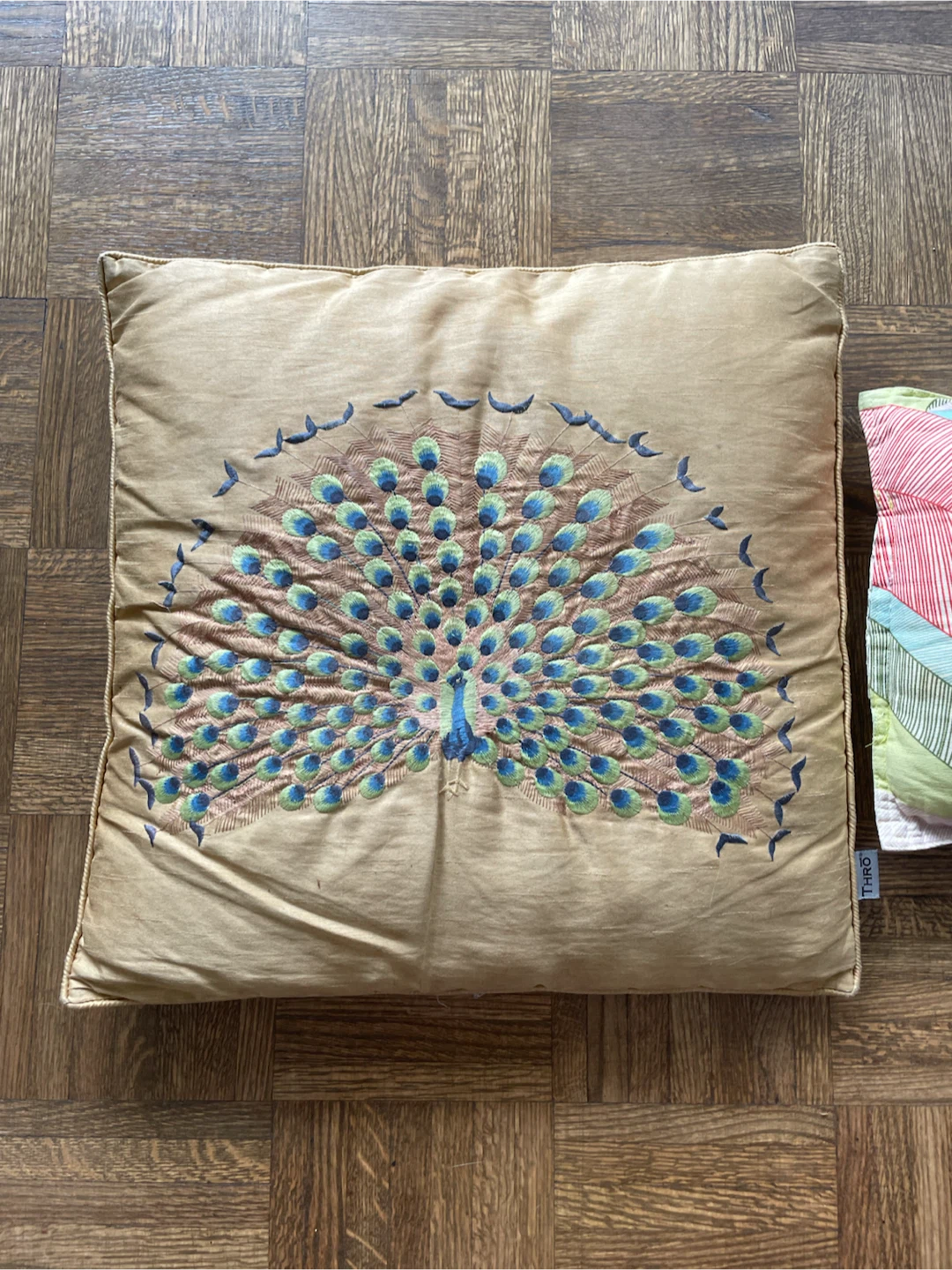 Throw Pillows - Peacock & Abstract Design - photo 2