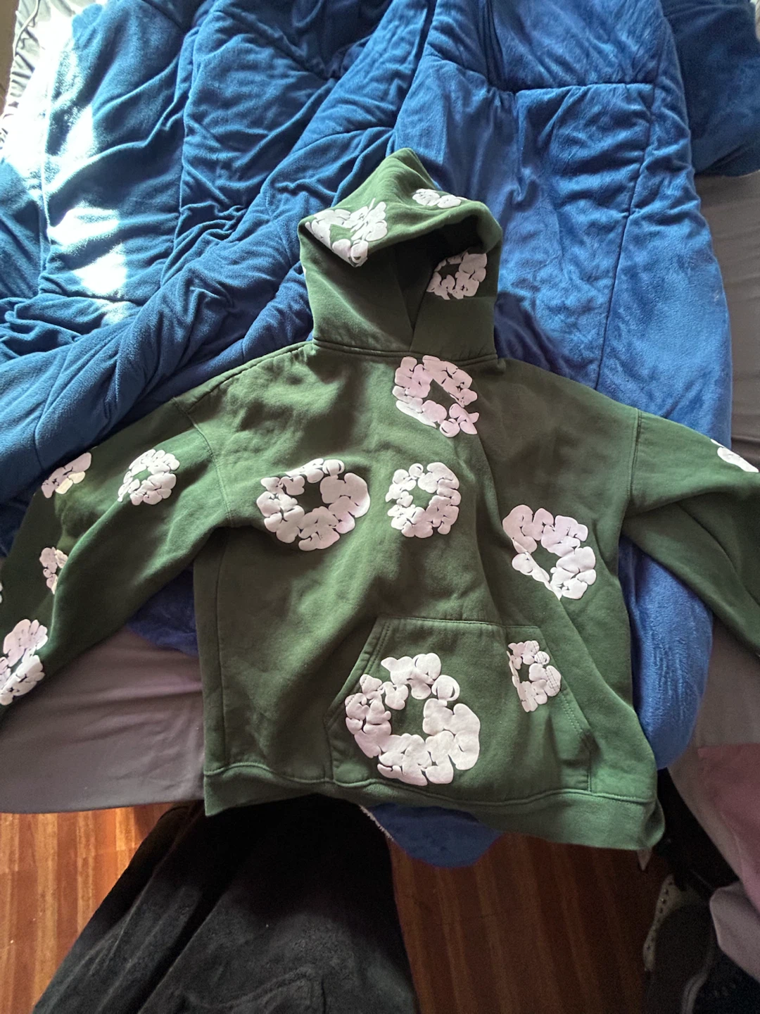 Green Hoodie with White Flower Design - photo 2