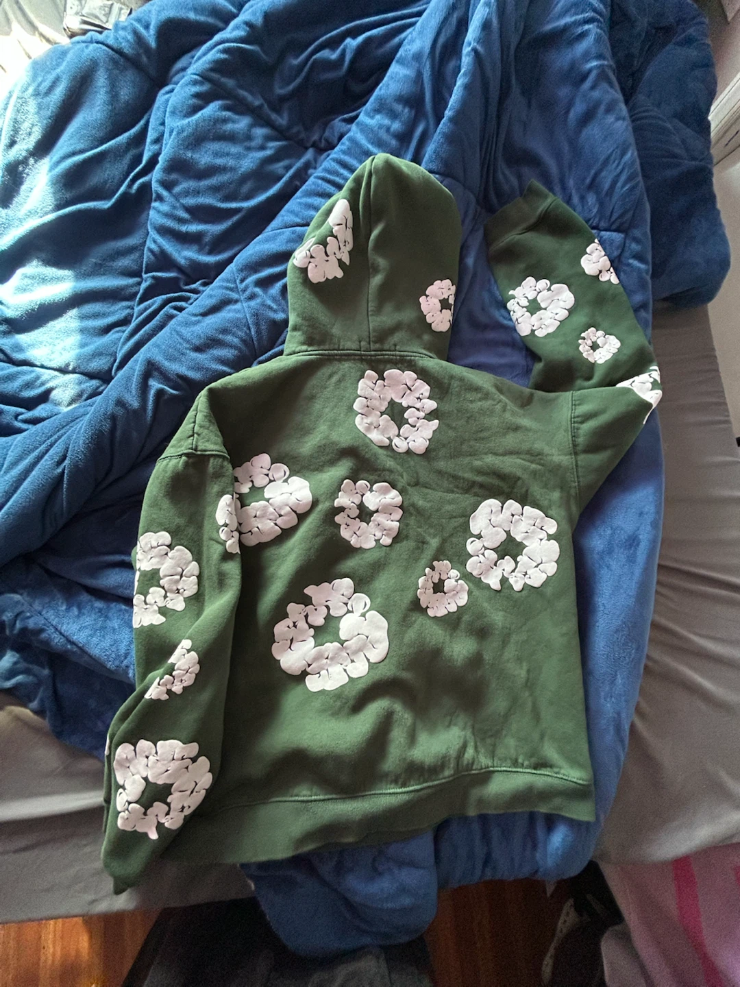 Green Hoodie with White Flower Design - photo 5