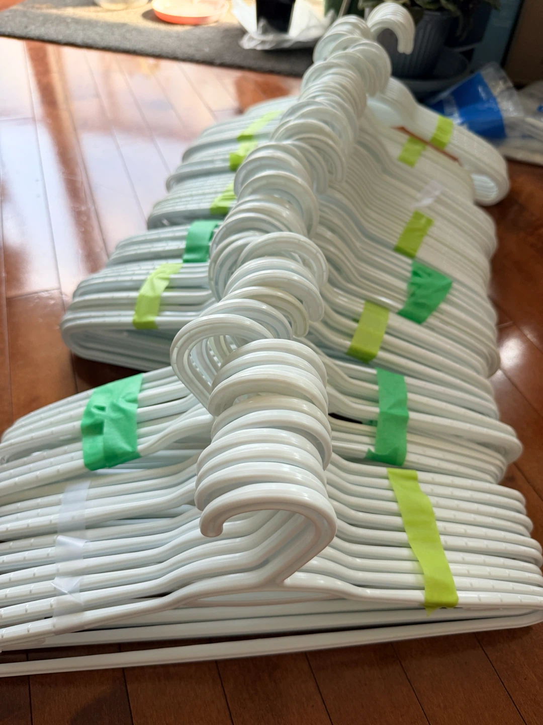 White Plastic Clothes Hangers - photo 2