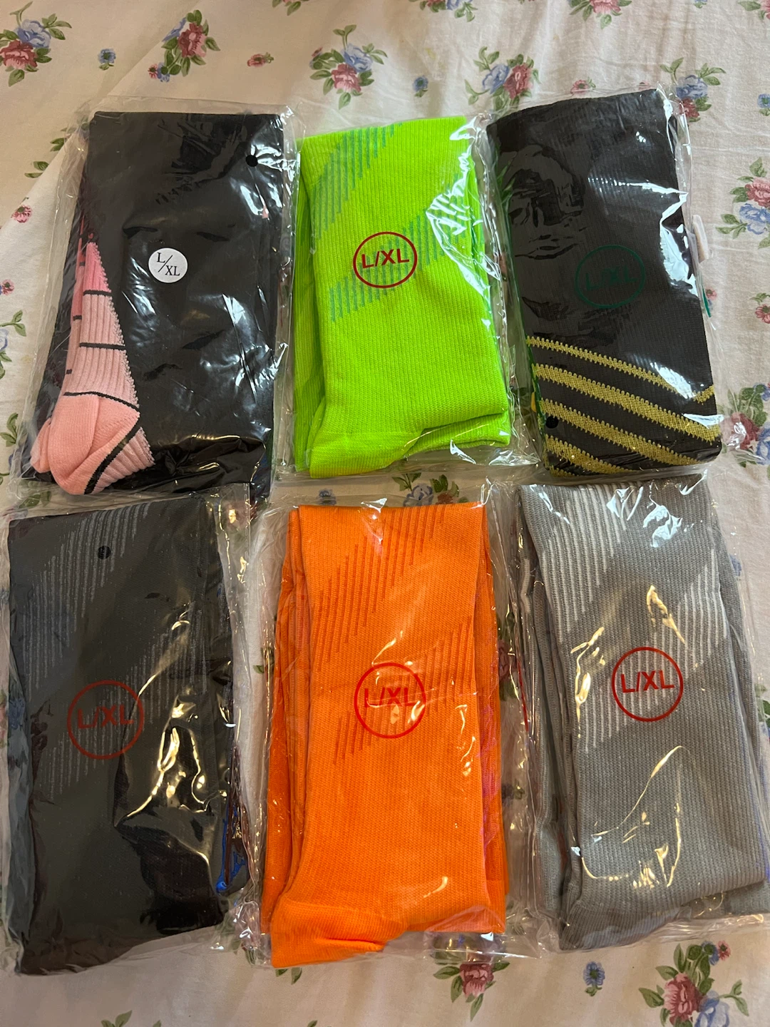 6 Pairs of L/XL Athletic compression Socks