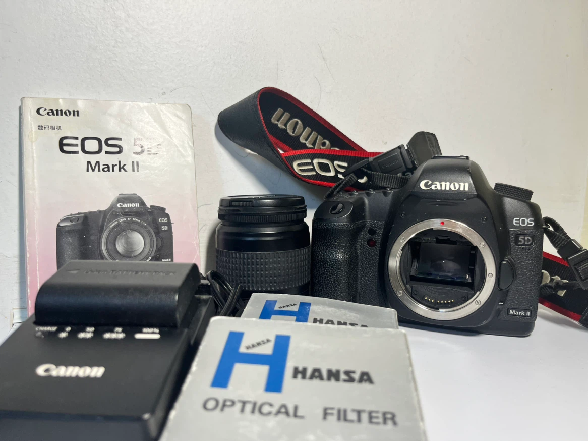 (Free Filters) Canon EOS 5D Mark II – Works Like New