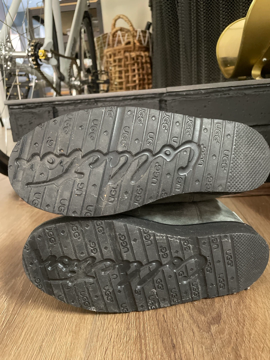 UGG Collection Grey Suede Boots - photo 4