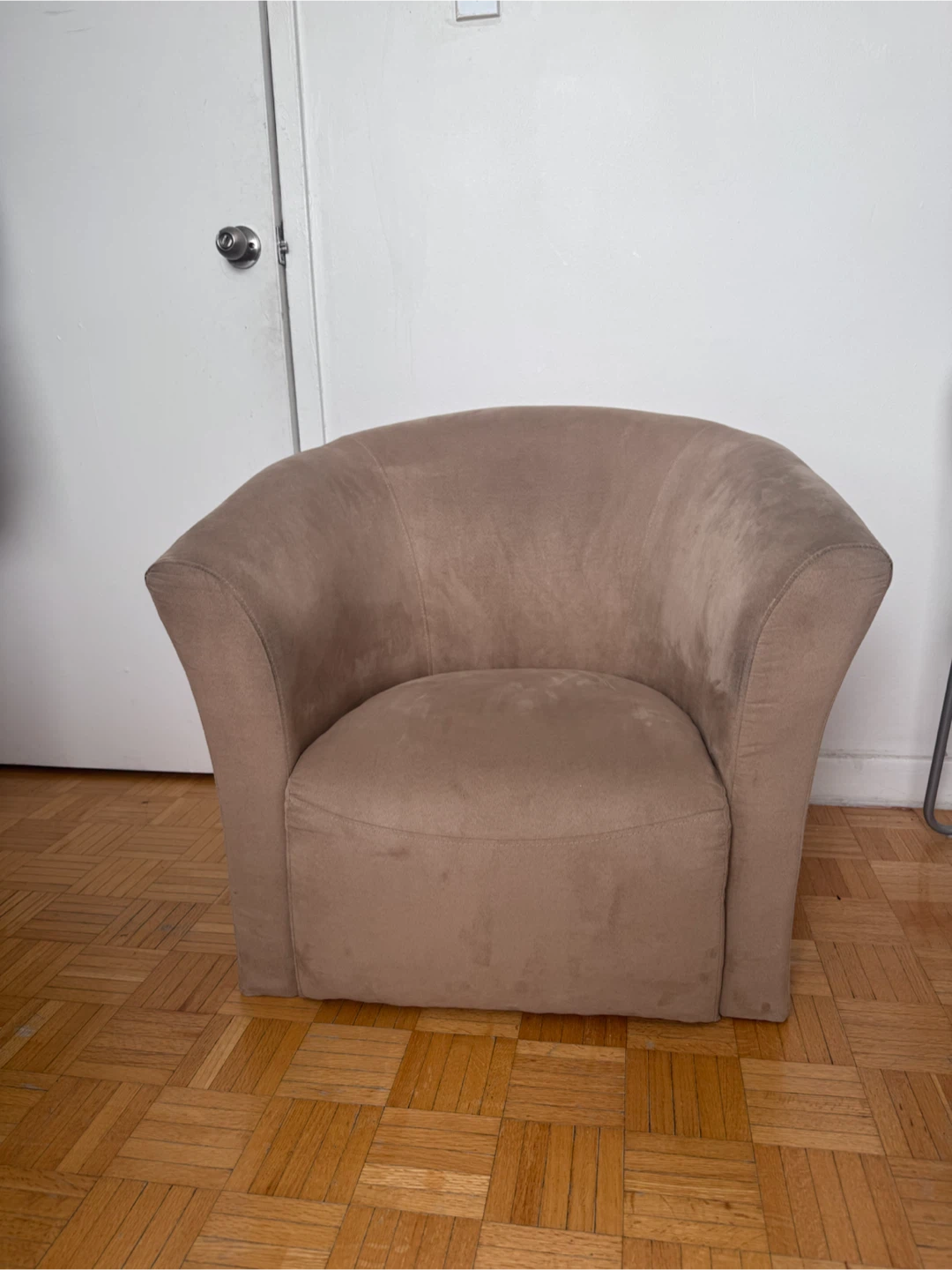 Comfortable accent chair