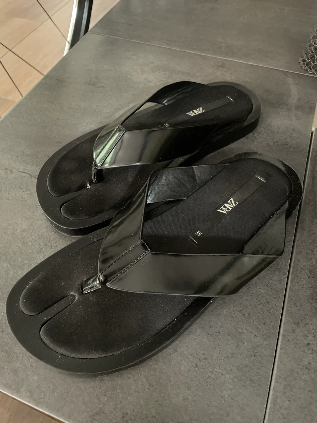 Zara Black Flip Flop Sandals