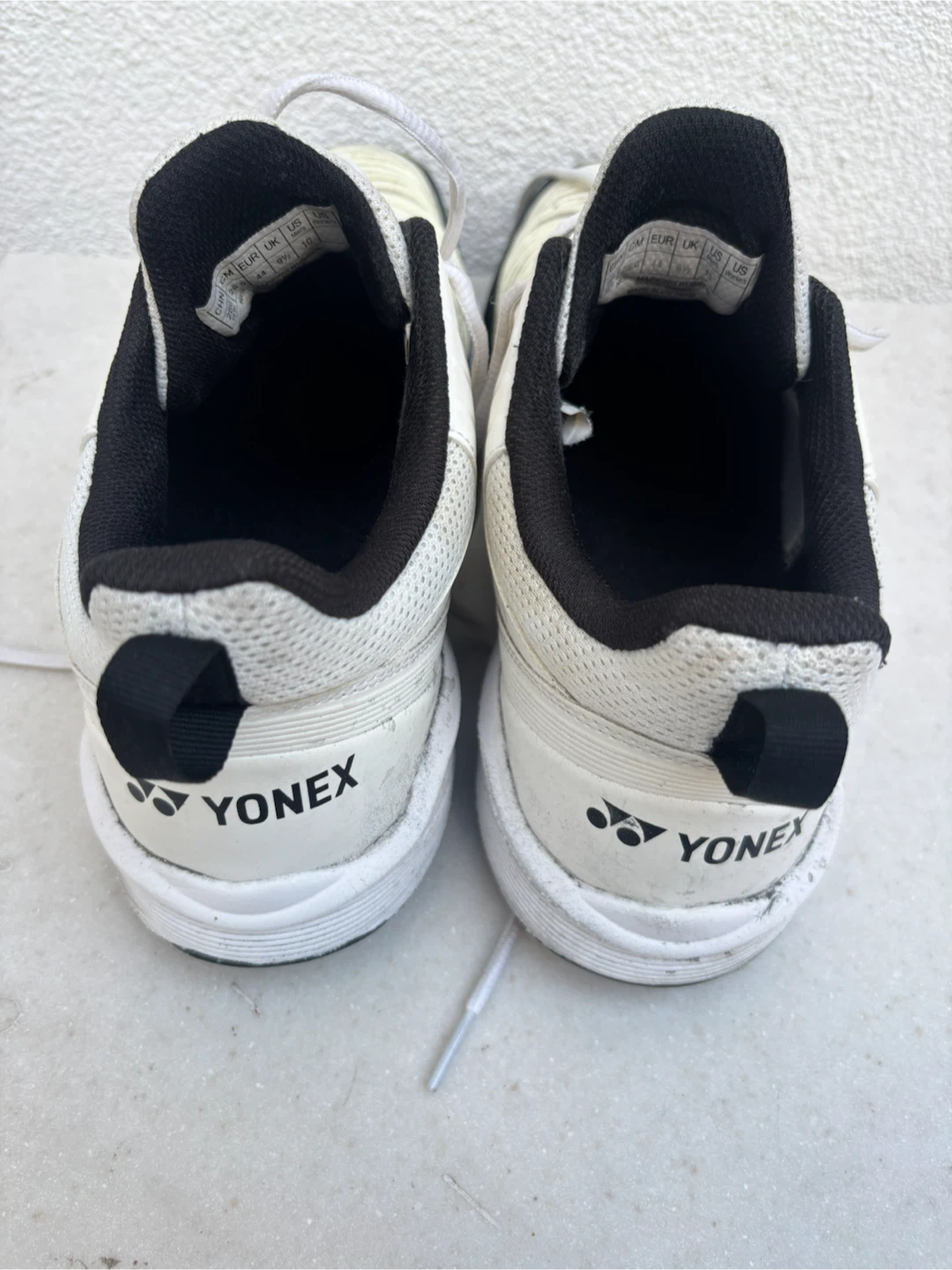 Yonex badminton shoes size 10 - photo 3