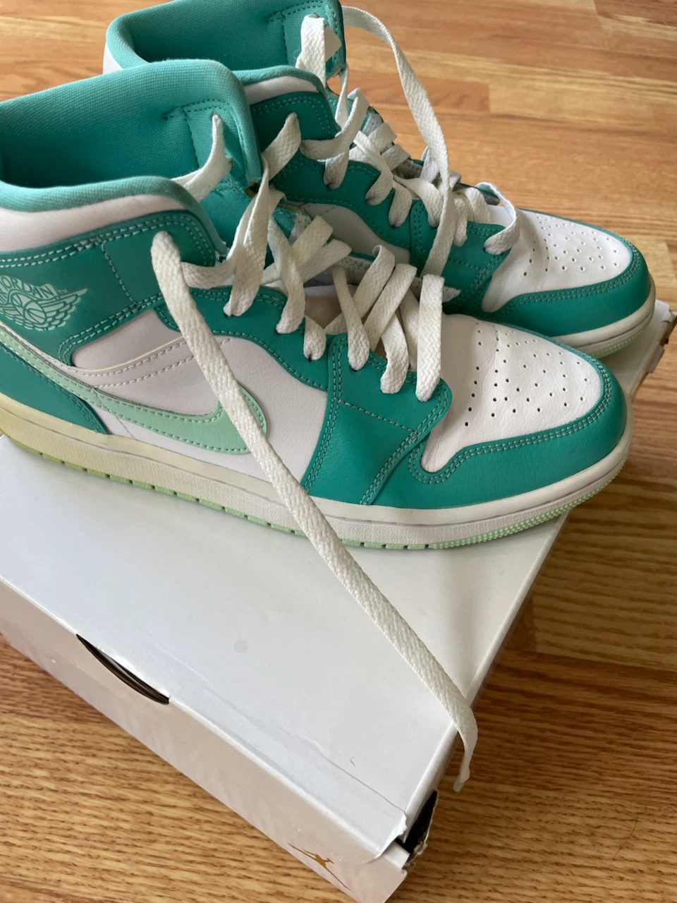 Air Jordan 1 Mid SE "Light Aqua" Shoes women size 8 - photo 3