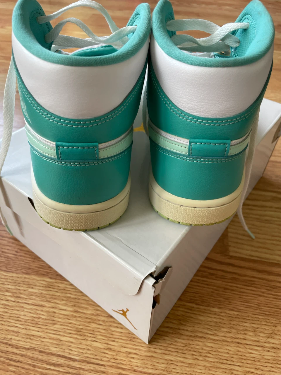 Air Jordan 1 Mid SE "Light Aqua" Shoes women size 8 - photo 5