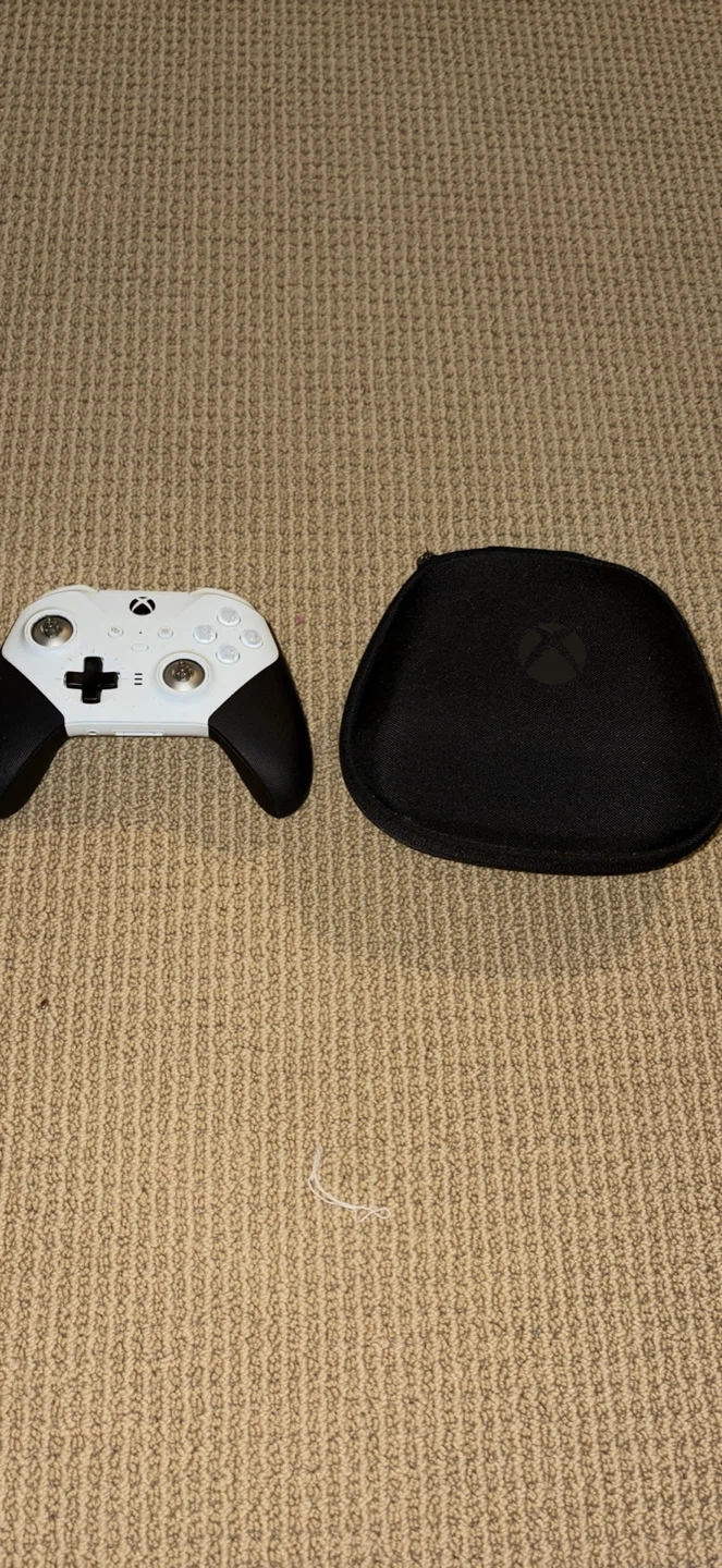 Two Xbox Elite Wireless Controller Series 2 - photo 2