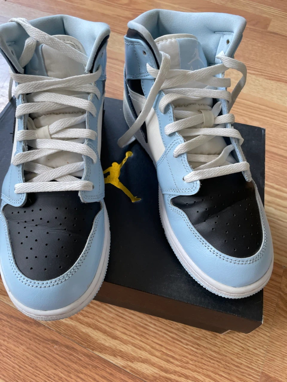 Air Jordan 1 Mid Light Blue Black White Sneakers size 6.5 youth - photo 2