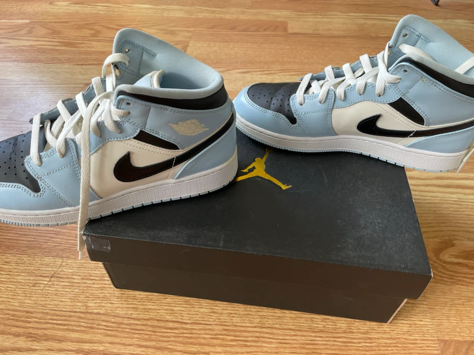 Air Jordan 1 Mid Light Blue Black White Sneakers size 6.5 youth - photo 3