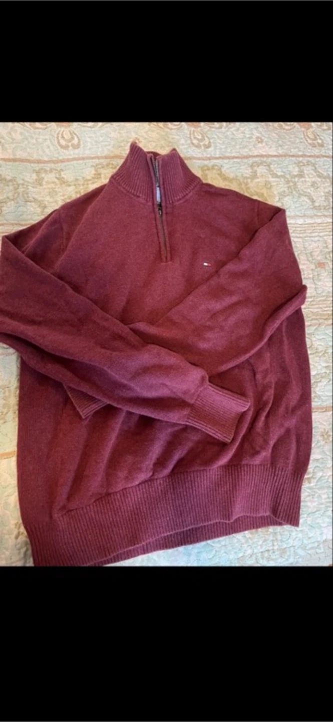 Tommy Hilfiger Men's Burgundy 1/4 Zip Sweater