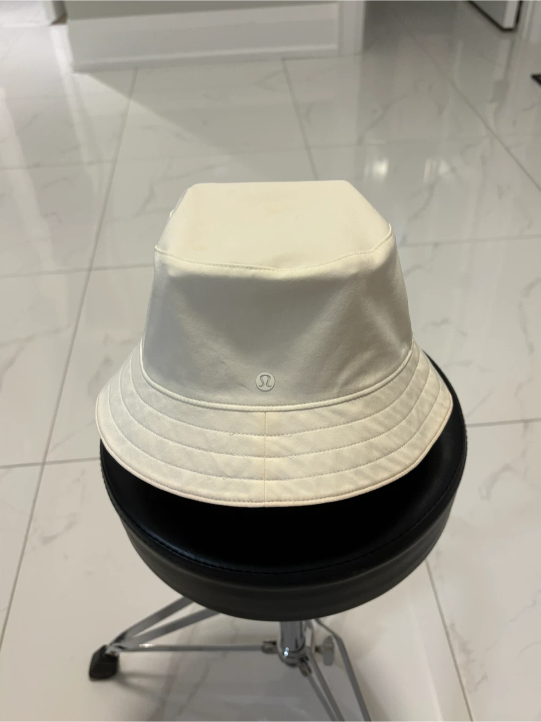 Lululemon Reversible Bucket Hat - Ochre/White - photo 4