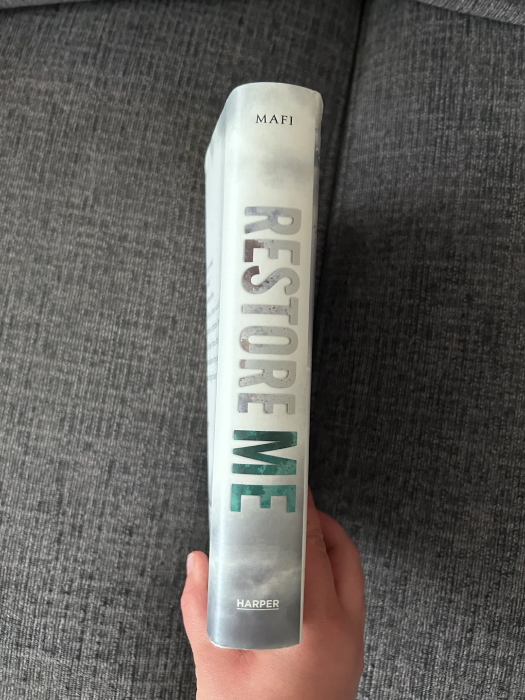 Restore Me by Tahereh Mafi - photo 3