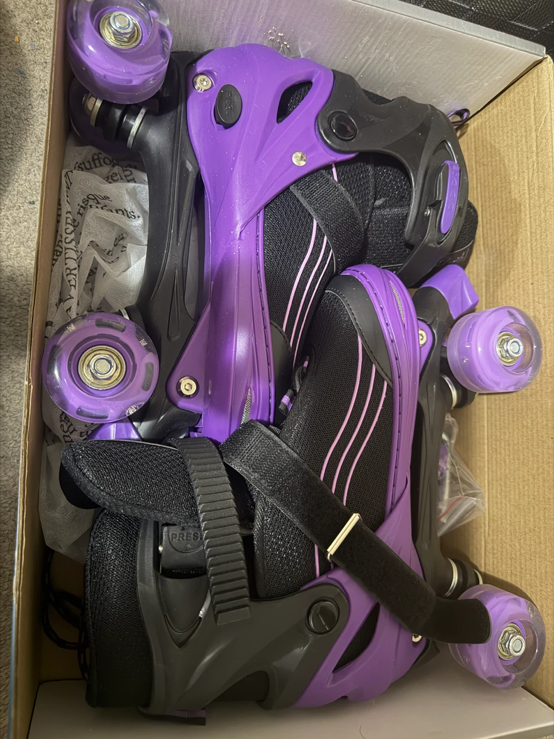 Roller skates with helmet and pads - photo 2