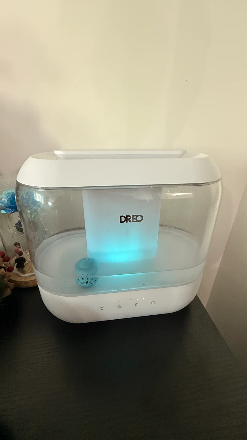 Humidifier with light and aroma diffuser