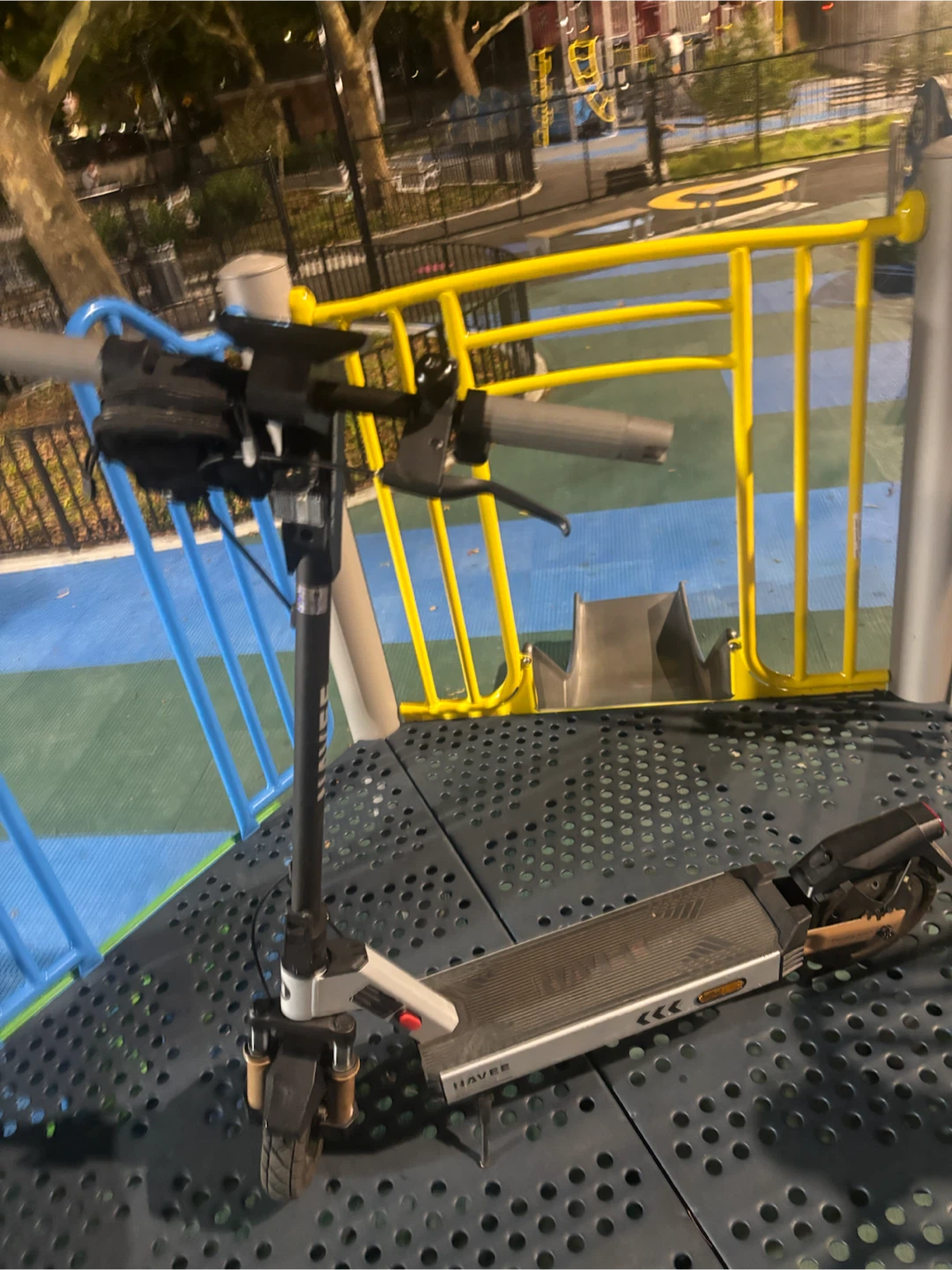 NAVEE electric scooter - photo 2