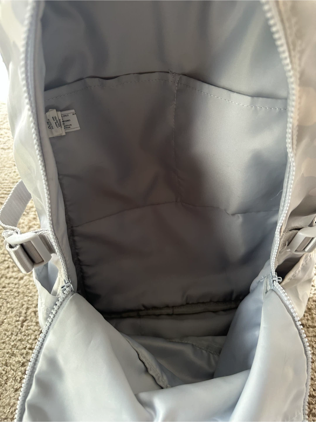 Lululemon Backpack Light Grey Camo - photo 3