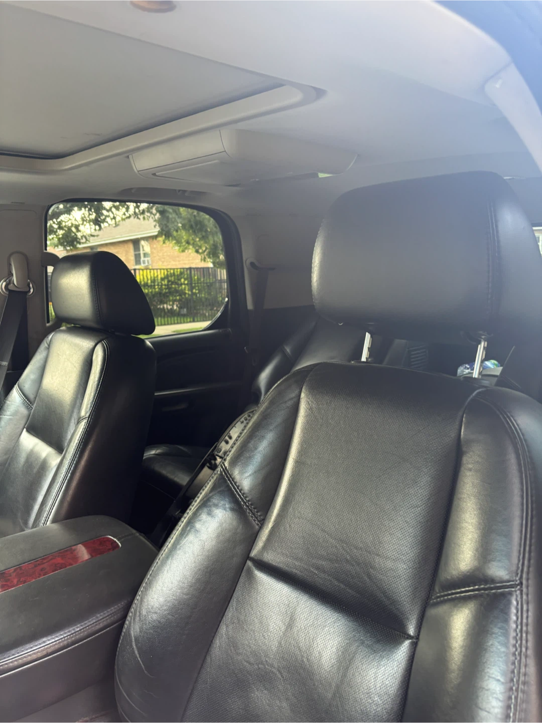 Black Cadillac Escalade - photo 4