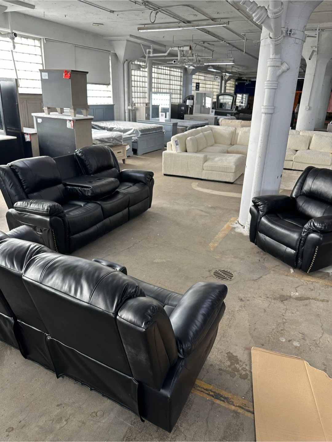 Sofa loveseat and recliner - photo 4
