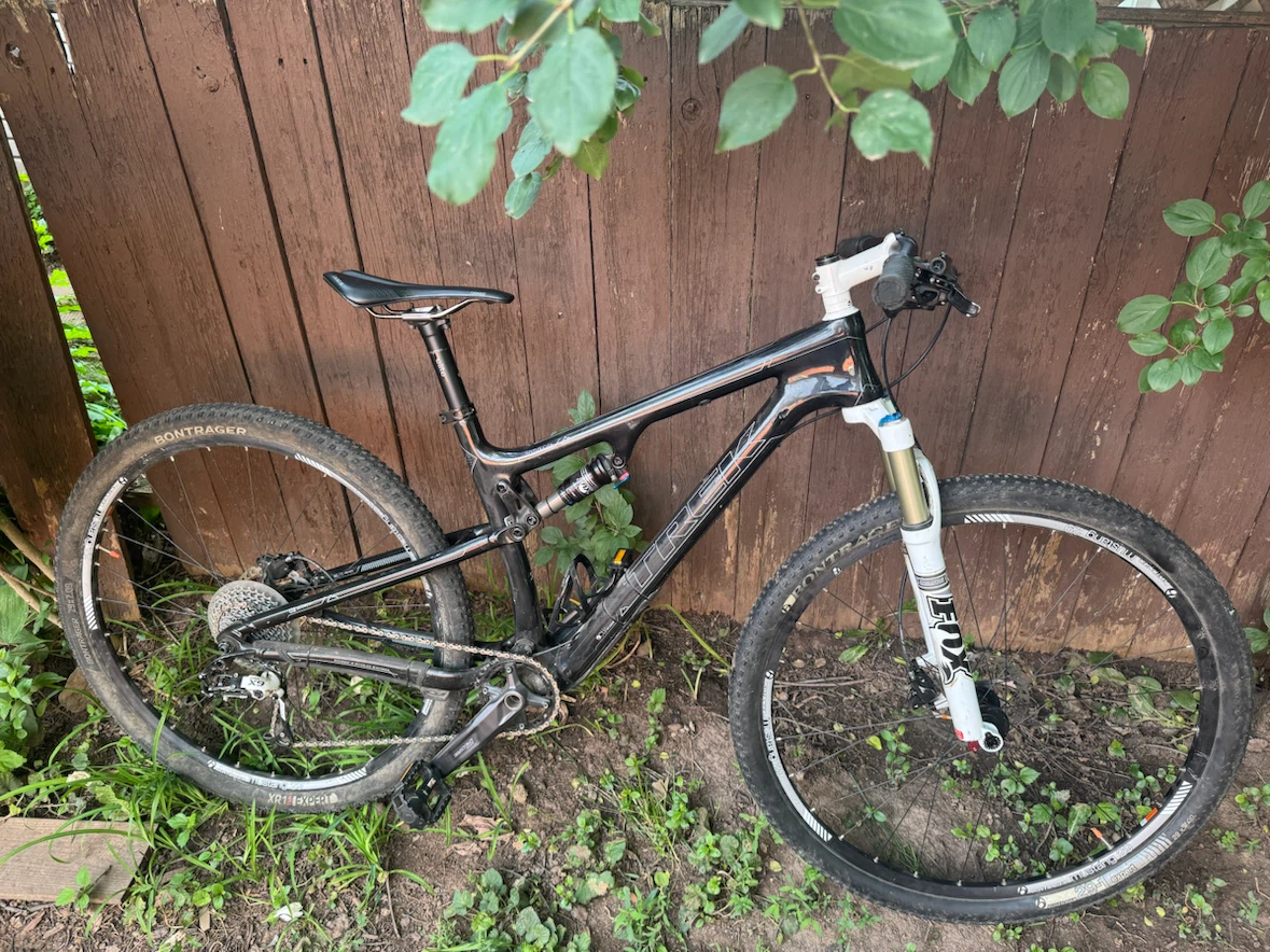 Trek Full Suspension Mountain Bike carbon fibre