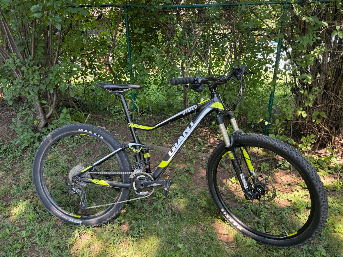 Giant Stance Full Suspension Mountain Bike