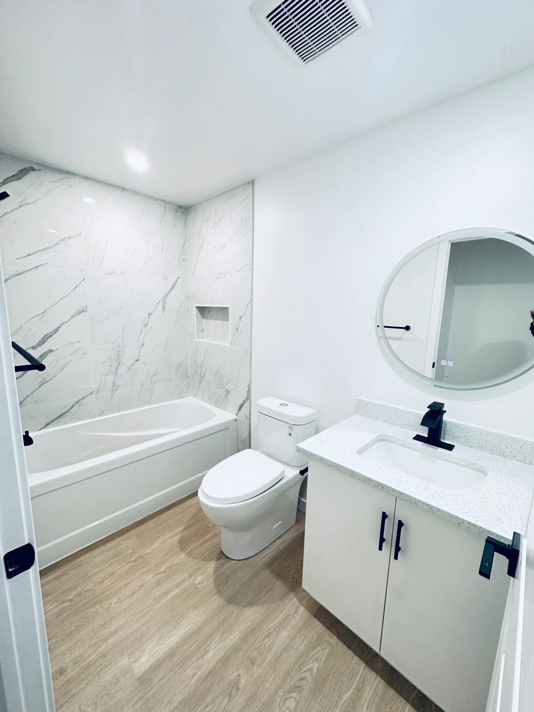 For Rent – Basement Suite (Crystallina Nera East) - photo 3