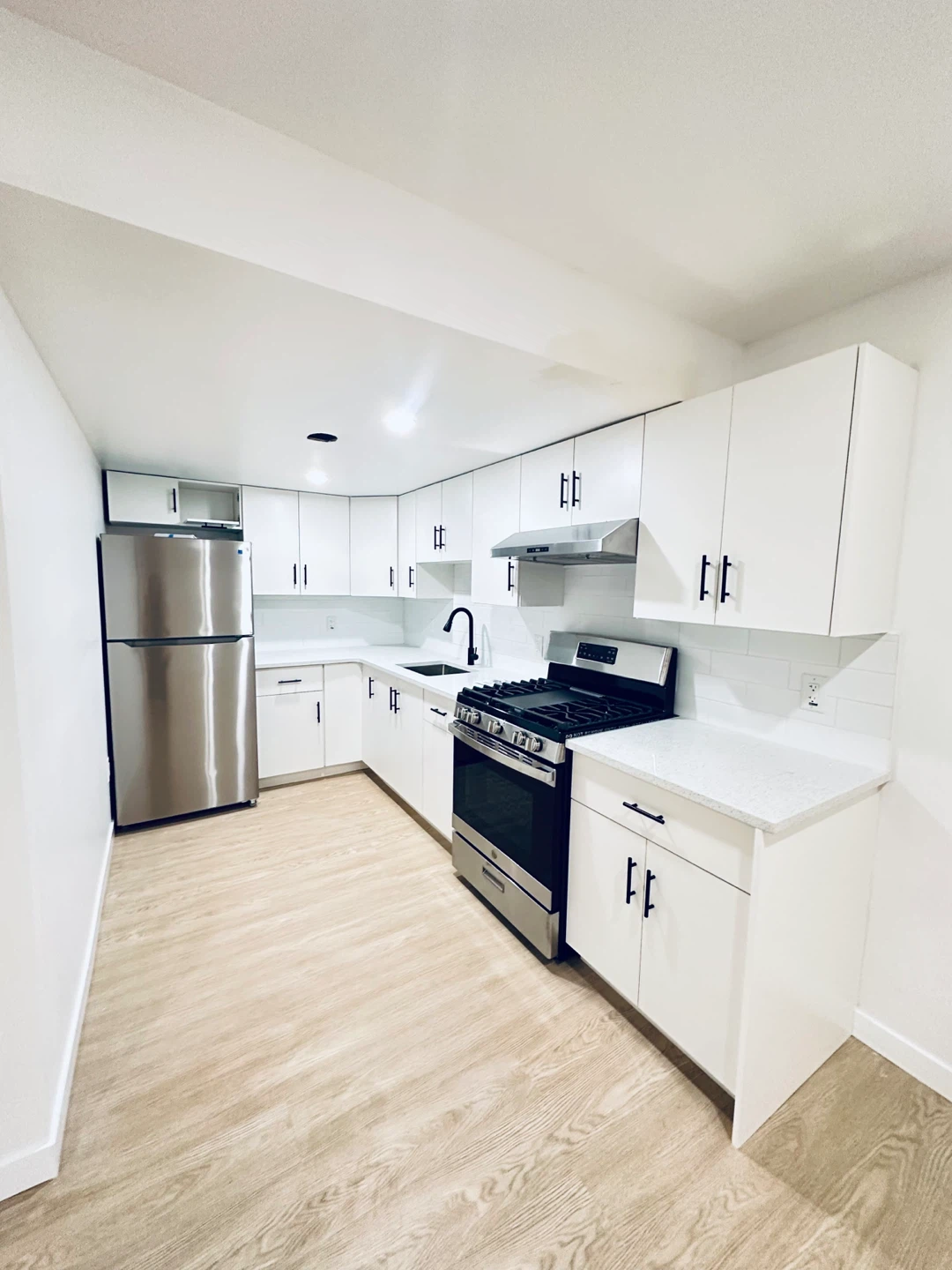 For Rent – Basement Suite (Crystallina Nera East) - photo 2