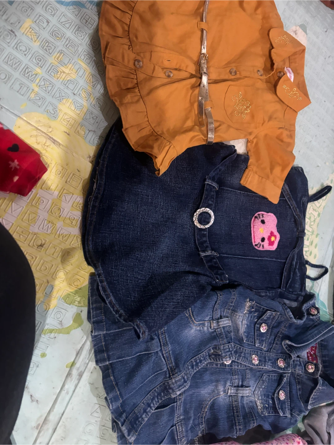 Giles clothes size 3 to 4 excellent condition