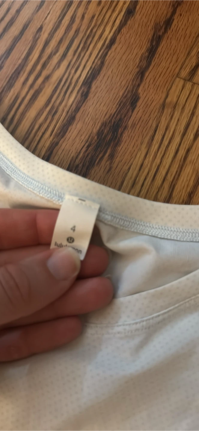 Lululemon Athletic T-Shirt Size 4 - photo 3