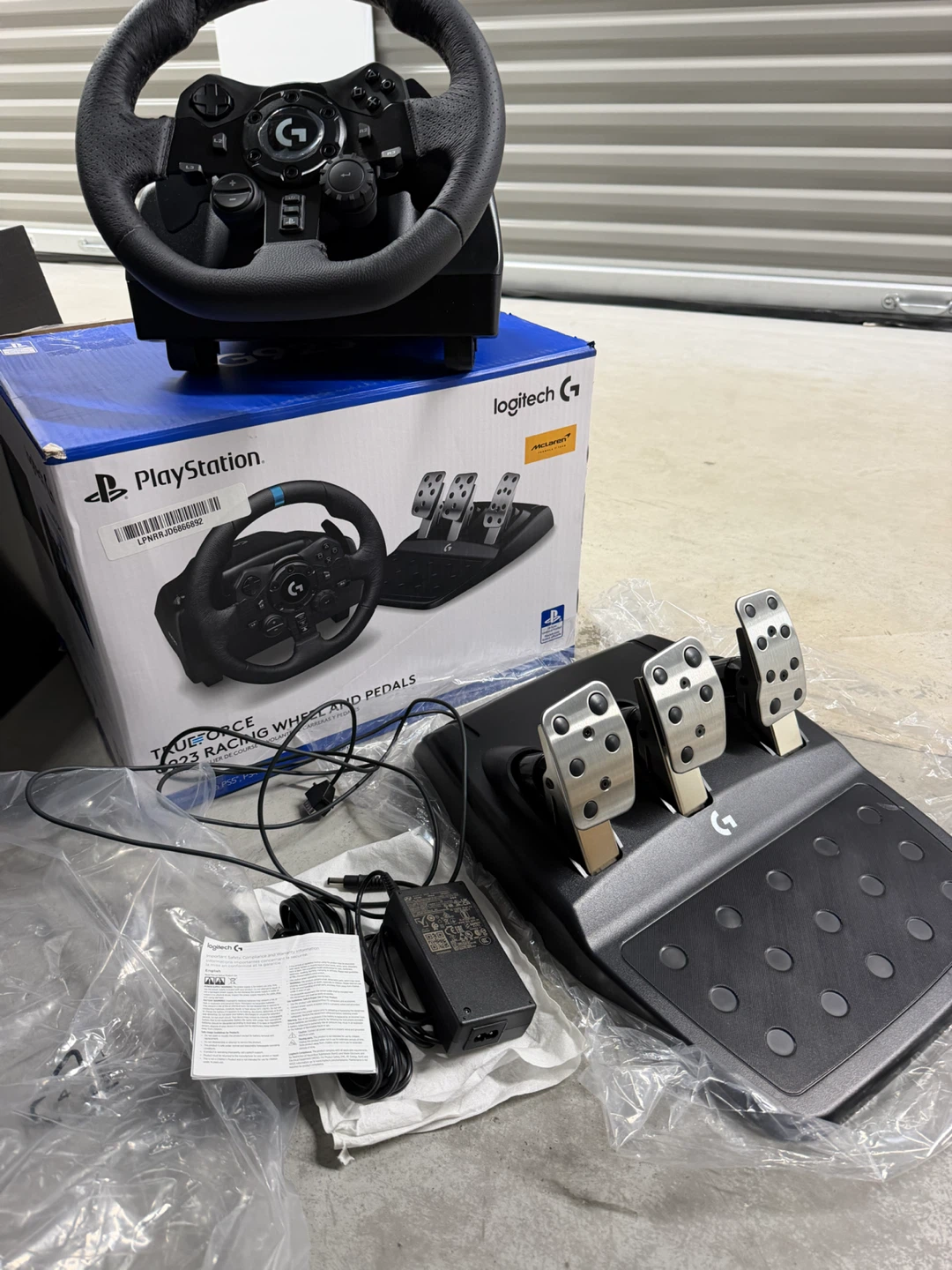 Logitech G923 TRUEFORCE Racing Wheel and Pedals