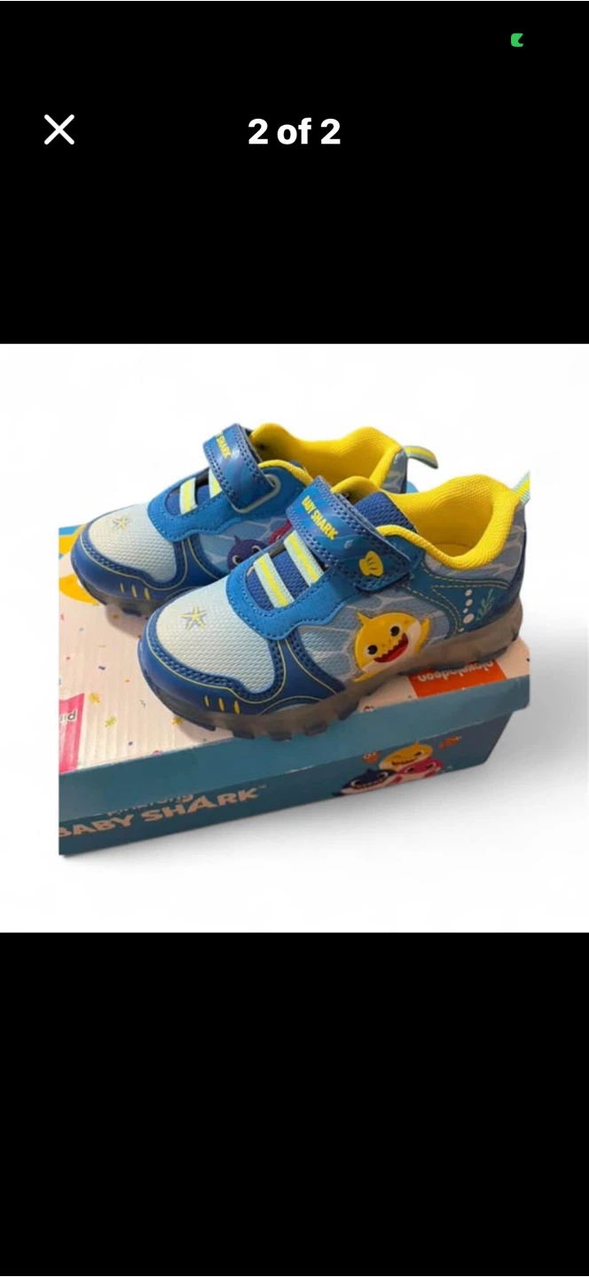 Baby Shark Light-Up Shoes