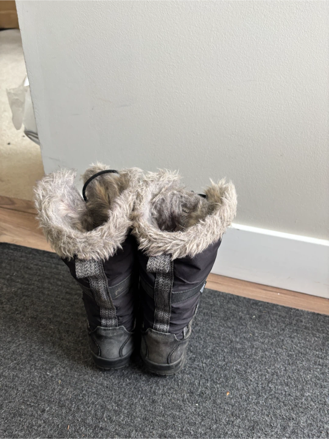 Wind River Insulated Winter Boots - Size 6 - photo 3