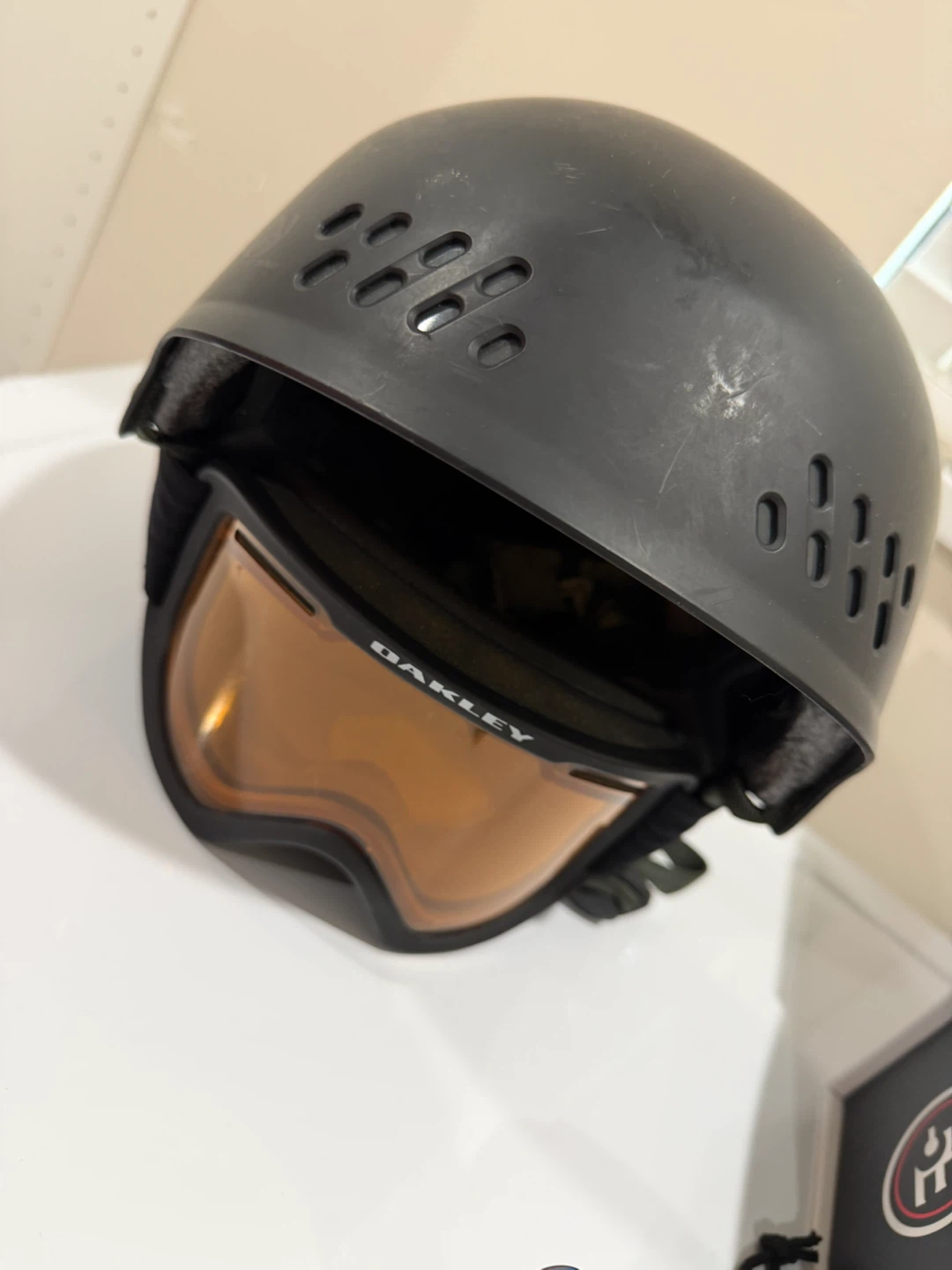 Oakley Ski Helmet with Goggles - photo 2
