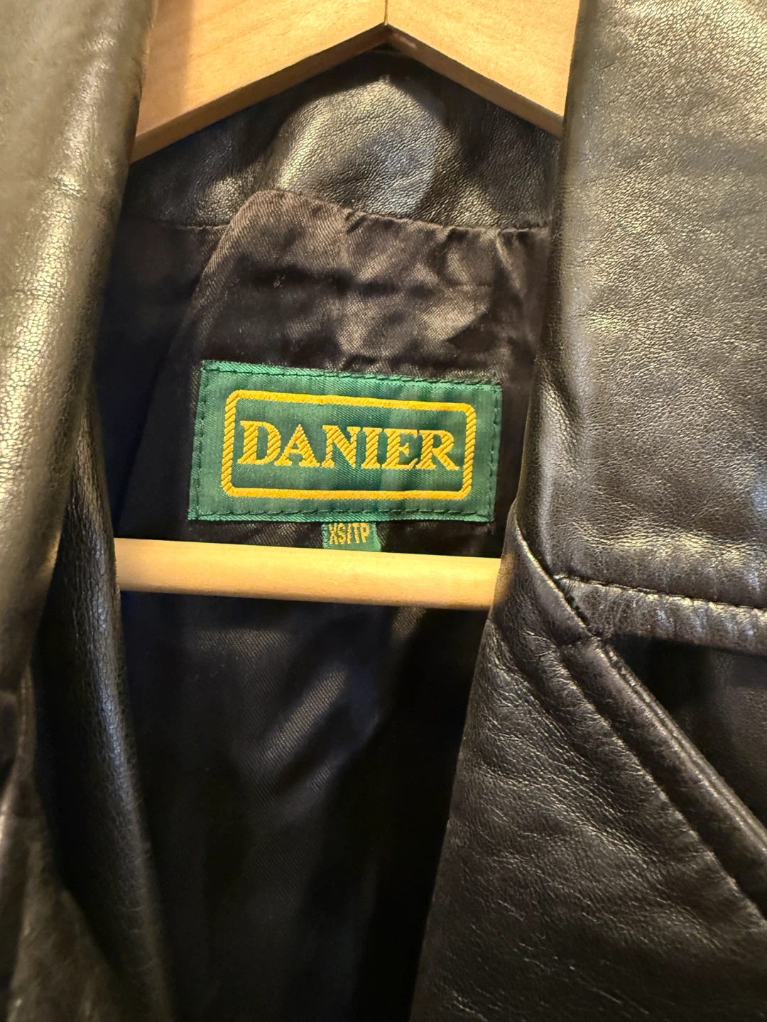 Danier Leather Biker Jacket Size XS - photo 2