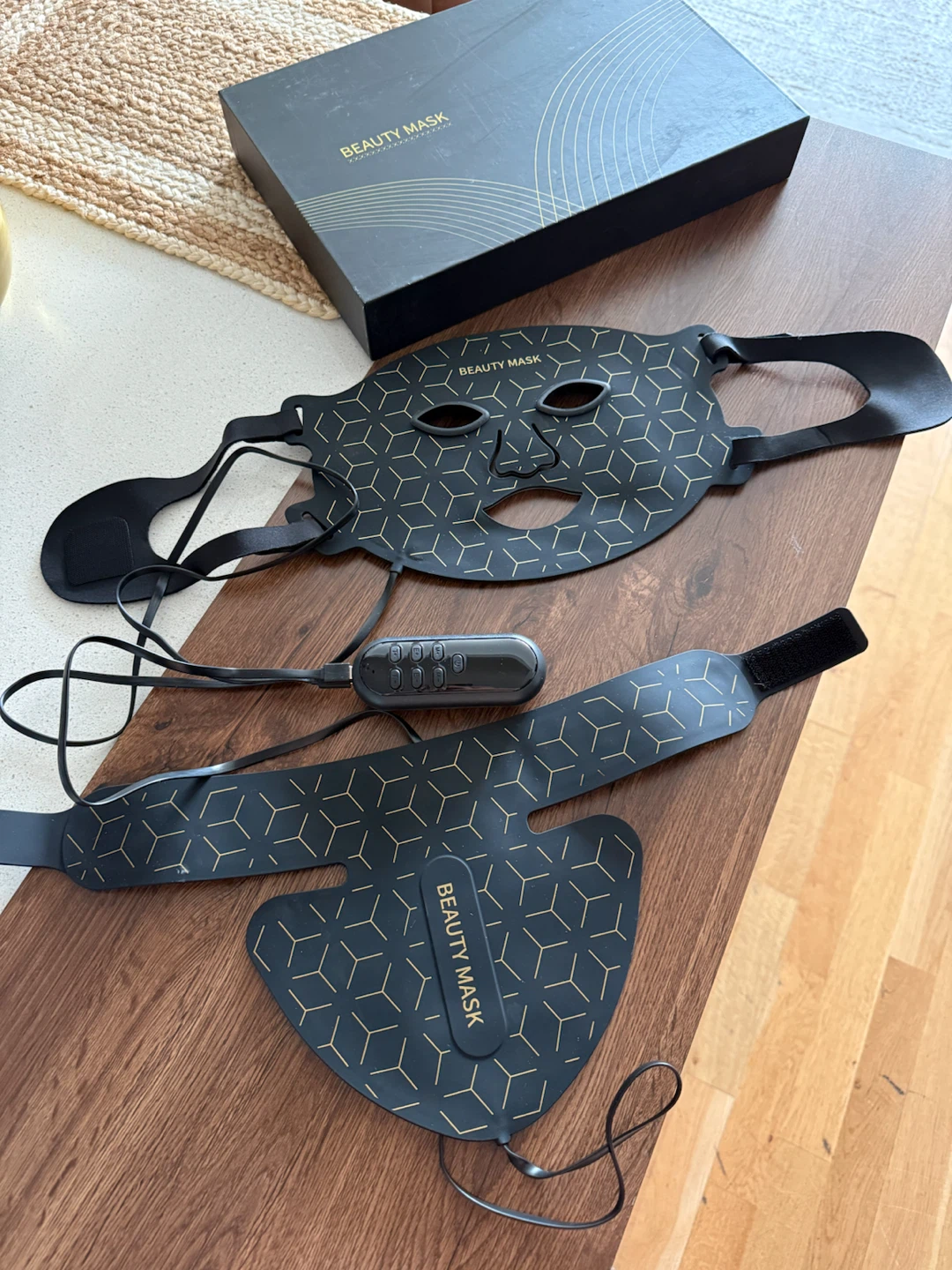 LED Light Therapy Beauty Mask with Neck Attachment - photo 2