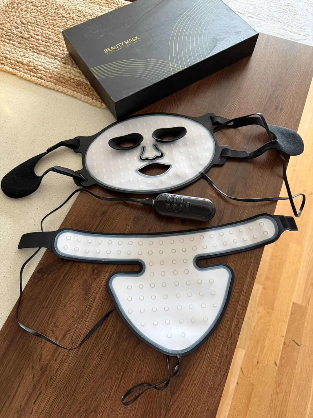 LED Light Therapy Beauty Mask with Neck Attachment - photo 3