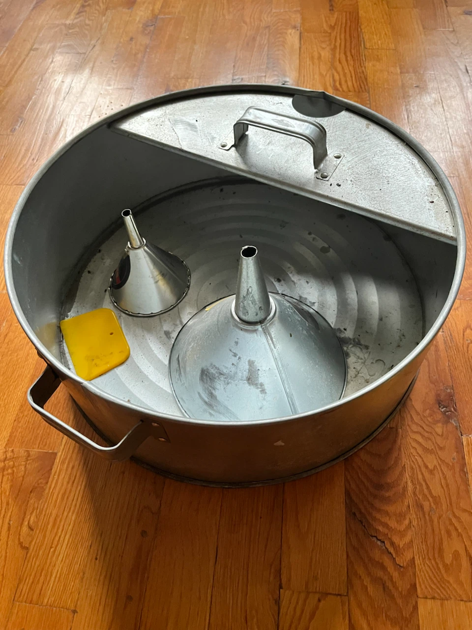 6 Gallon Galvanized Oil Pan with Funnels and Scraper