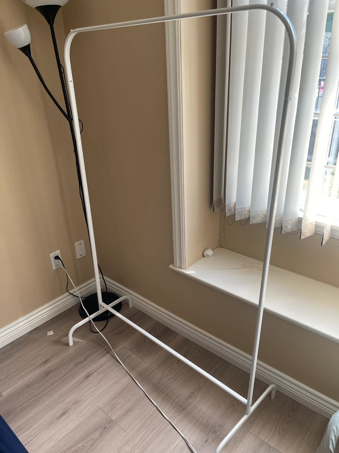 Ikea White Metal Clothes Rack - photo 4