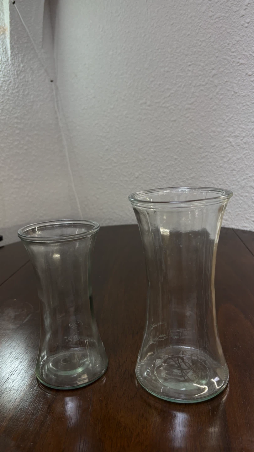 Set of 2 Clear Glass Vases - photo 2