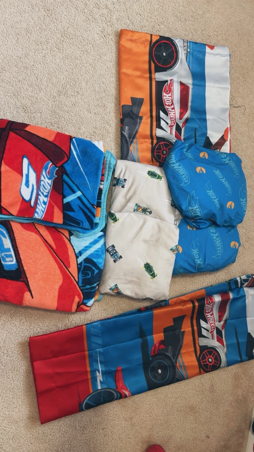 Hot Wheels  curtain and bed  Set