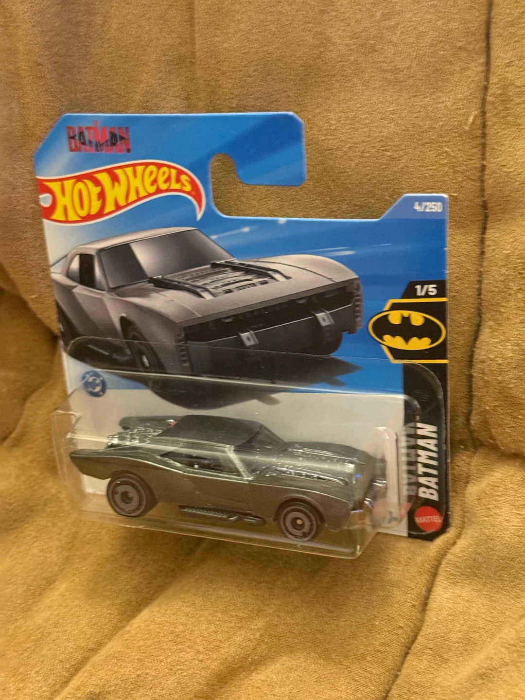 Hot Wheels Batman Batmobile Die-Cast lot of 2 - photo 4