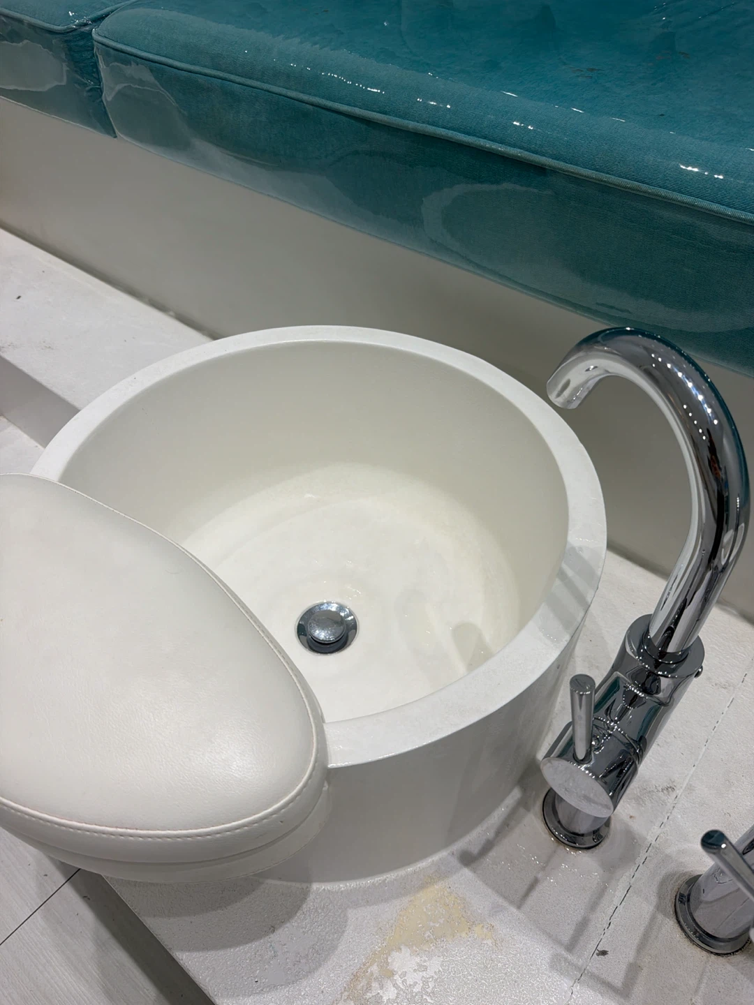 6 Pedicure sinks - photo 3