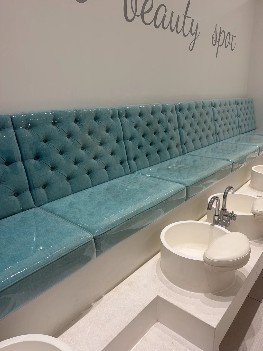 Tufted Upholstered Bench Seating - photo 2