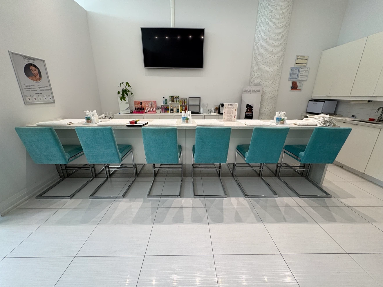 Reception Desk and Products Displayed - photo 3