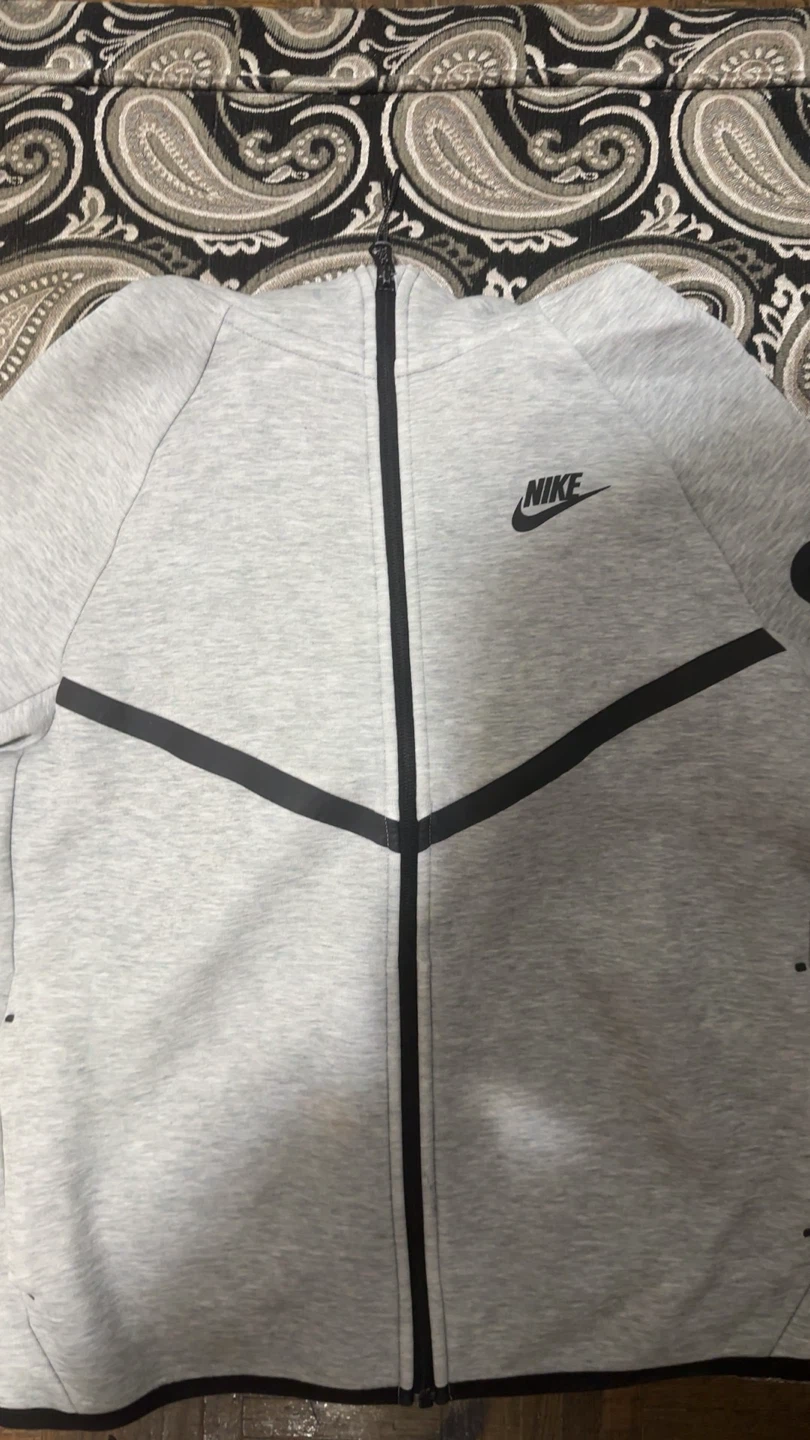 Nike Tech Fleece Hoodie XL Grey in kids