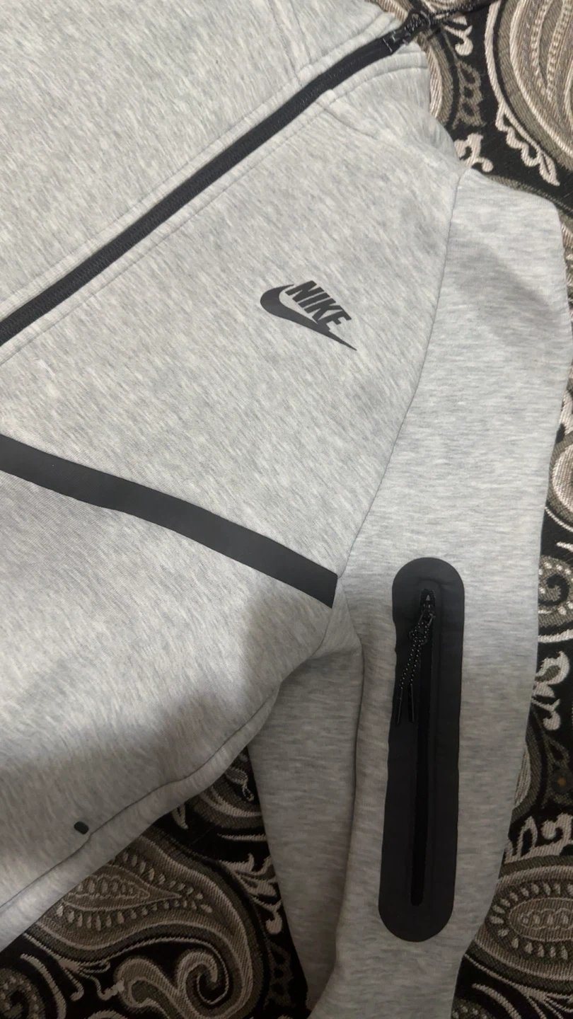Nike Tech Fleece Hoodie XL Grey in kids - photo 2