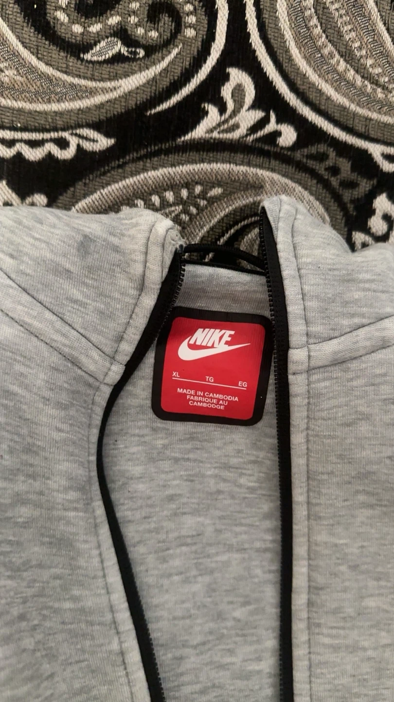 Nike Tech Fleece Hoodie XL Grey in kids - photo 3